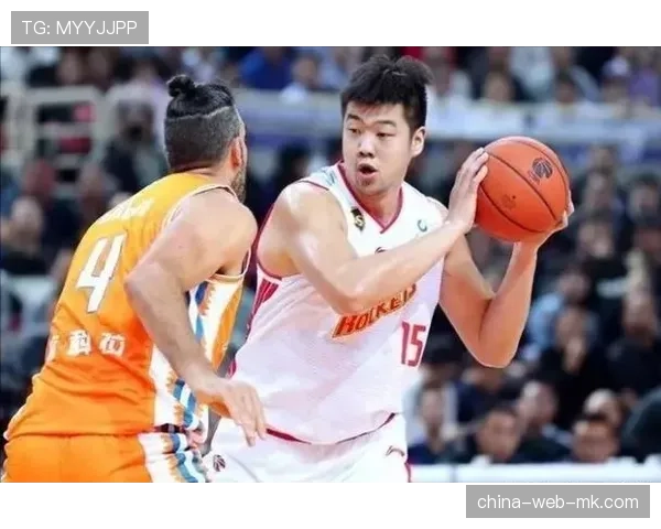 【2026年4月CBA联赛·人物·特写聚焦：老将韩德君赛后独自加练罚球，汗水浸透训练服